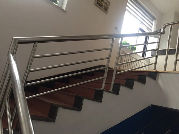 不銹鋼樓梯扶手生產加工